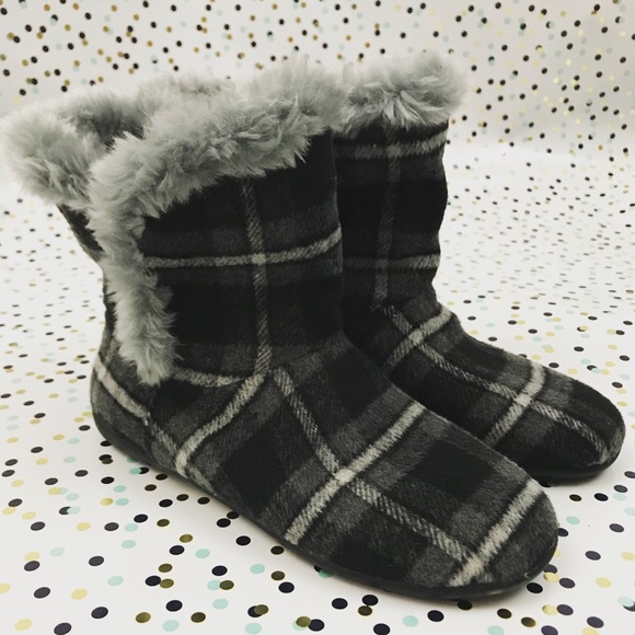 Vionic Shoes - NWOB VIONIC Sleeper Boots